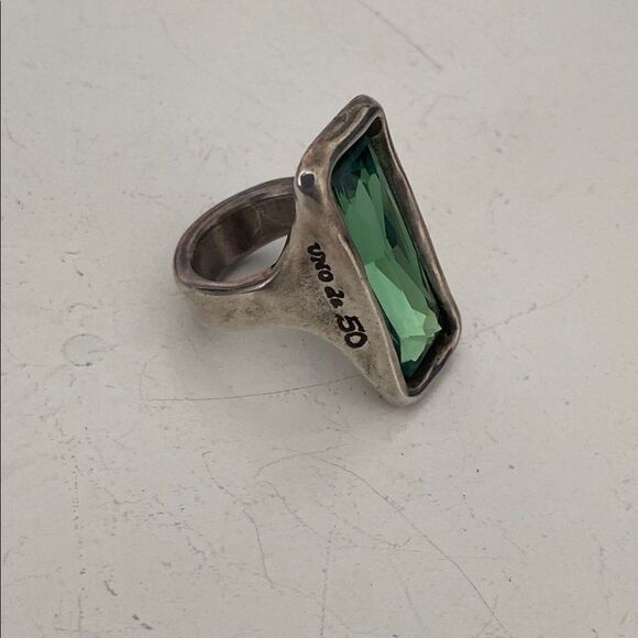 UNO de 50 Crystal Statement Ring - Picture 3 of 6